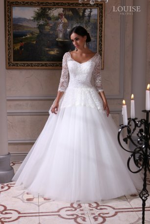 Кружевное свадебное платье с рукавами
