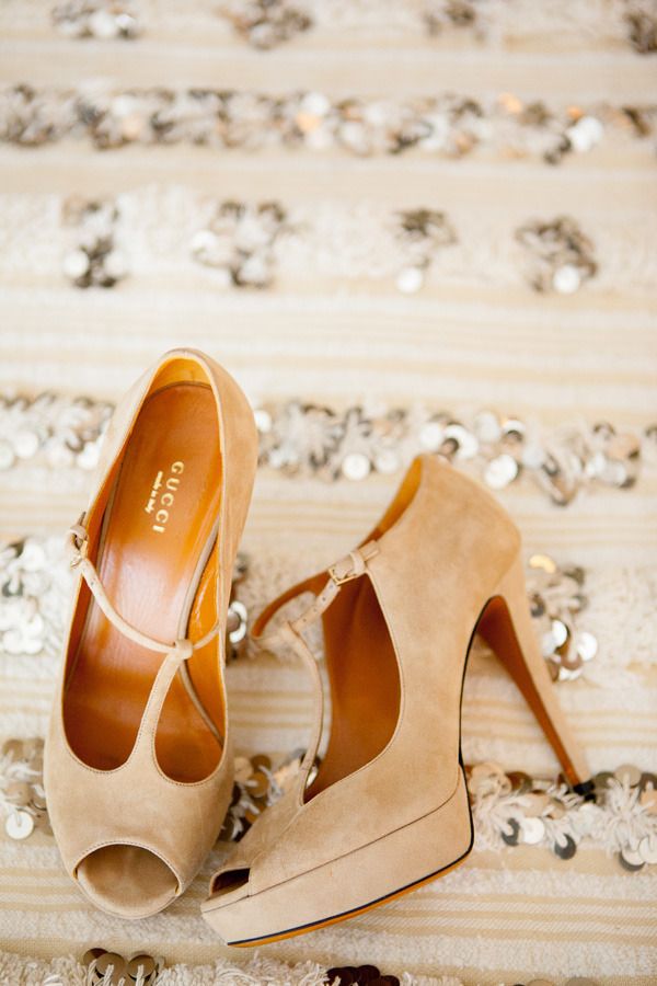 Замшевые туфли невесты