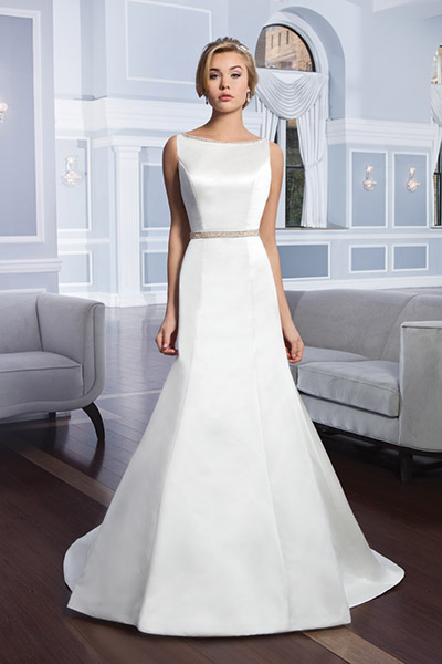 Платье невесты с минималистским дизайном